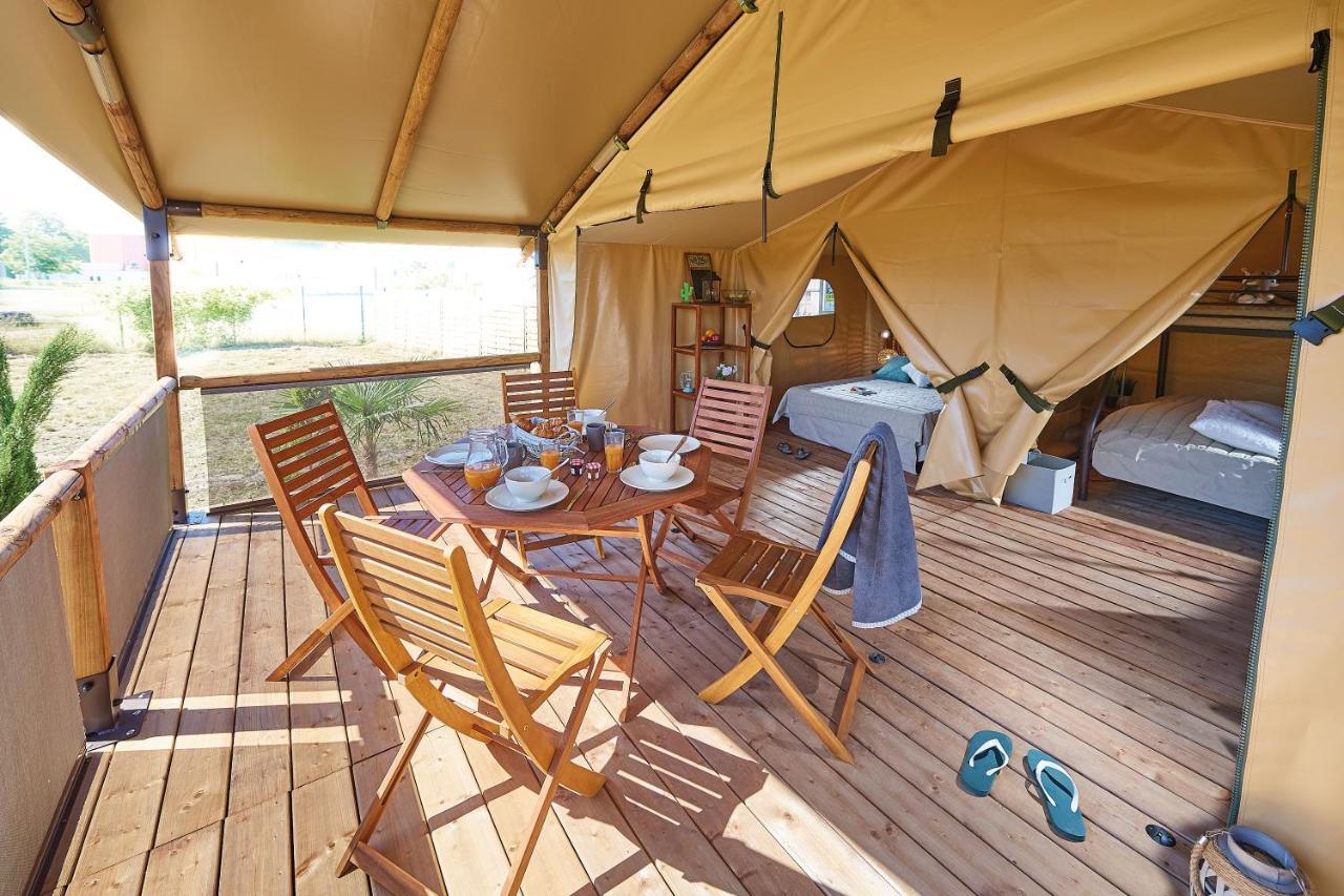 Camping Des Papillons Lalizolle Exterior foto